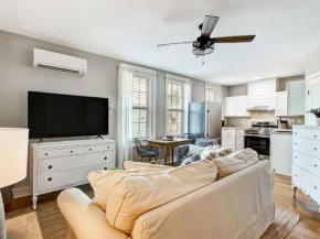 Cozy and Close to the Beach, Heated Pool Access by Southern Belle Tybee
